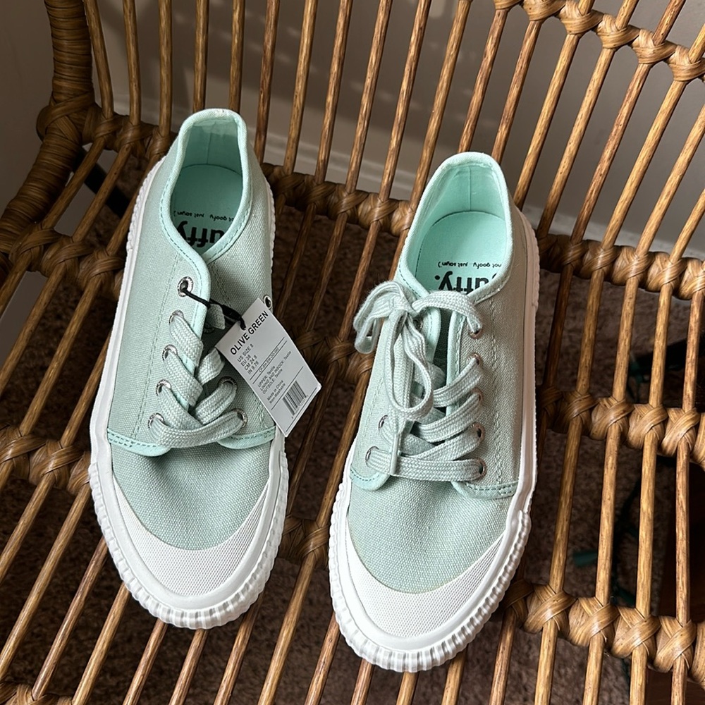 Guffy sneakers brand new. Size 8